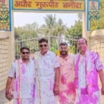 चेंबर के होली मिलन कार्यक्रम में पहुंचे नगर विधायक वित्तमंत्री ओपी चौधरी लोगो को गुलाल लगाकर आत्मीयता के साथ मिलकर दी होली की बधाई
