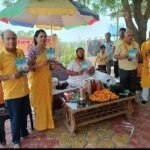 छंदशाला का चतुर्थ स्थापना समारोह अघोर पीठ दलहा में डॉ सुनीता की यात्रा संस्मरण का हुआ विमोचन