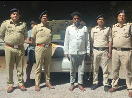 अभनपुर पुलिस ने 110 kg गाजे के साथ अंतर्राजीय आरोपी को चारपहिया वाहन सहित किया गिरफ्तार