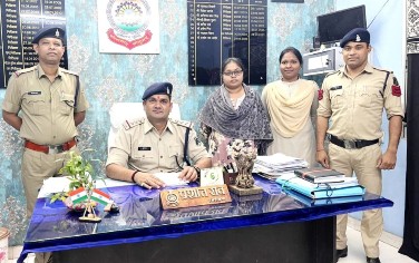 स्टाफ नर्स की नौकरी लगाने के नाम पर ठगी करने वाली अमलीडीह रायपुर की महिला को चक्रधरनगर पुलिस ने किया गिरफ्तार……