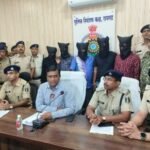 चोरी करने वाले अंतर्राज्यीय ‘‘पत्थर गिरोह” का भंडाफोड़, 08 आरापियों को रायगढ़ पुलिस ने किया गिरफ्तार….