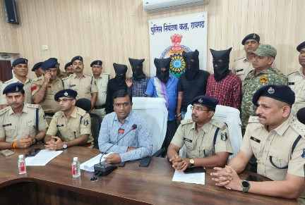 चोरी करने वाले अंतर्राज्यीय ‘‘पत्थर गिरोह” का भंडाफोड़, 08 आरापियों को रायगढ़ पुलिस ने किया गिरफ्तार….