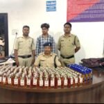 स्कूटी पर शराब परिवहन कर रहे युवक से 192 पाव अंग्रेजी शराब जब्त….
