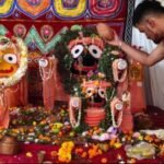 108 कुंभों के अभिमंत्रित पवित्र जल से 108 ब्राम्हणों द्वारा भगवान का स्नान कराया गया महाप्रभु, बलभद्र व बहन सुभद्रा का हुआ पवित्र महास्नान