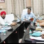 राशन के लिए बार बार बुलाने व रोज दुकान नहीं खोलने पर दो राशन दुकान निलंबित,कलेक्टर जनदर्शन में मिली ग्रामीणों की शिकायत पर एसडीएम ने की कार्रवाई
