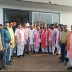 चांदी के चम्मच लेकर पैदा हुए हैं वह गरीबों की समस्या को नहीं समझ सकते: केंद्रीय राज्य मंत्री तोखन साहू