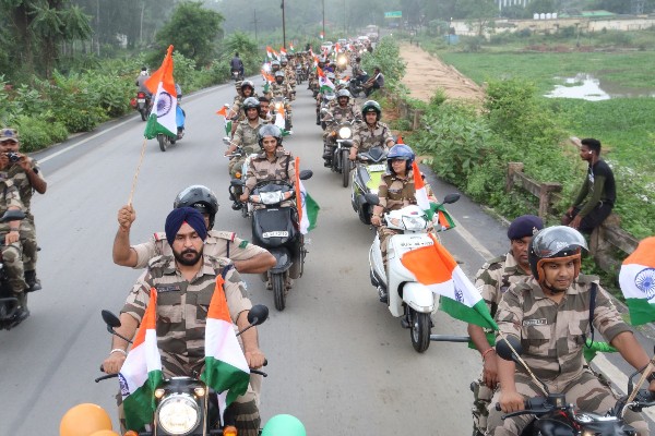 केंद्रीय औसुब इकाई के एसटीपीपी कोरबा हर घर तिरंगा कार्यक्रम के तहत तिरंगा बाईक रैली निकाली