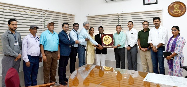 *उसलापुर स्टेशन को मिला “बेस्ट स्टेशन ऑफ द मंथ” का अवार्ड *