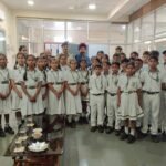 *आरटीई के तहत शिक्षा प्राप्त कर रहे बच्चों से मिले पुलिस अधीक्षक* *बेहतर नागरिक बनने की दी प्रेरणा* *जिले में कलेक्टर समेत 117 अधिकारी बनाएं गए हैं मेंटर*