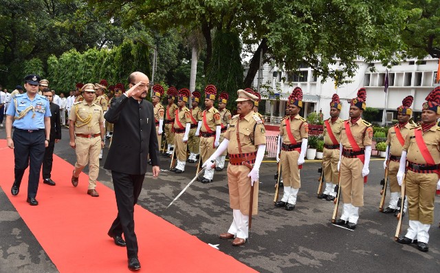 राज्यपाल श्री डेका ने राजभवन में किया ध्वजारोहण*