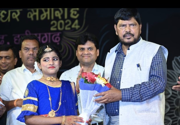 शास्त्रीय संगीत को जीवित रखना हम सबकी जिम्मेदारी:केंद्रीय राज्यमंत्री श्री रामदास आठवले*  *सामाजिक न्याय एवं अधिकारिता मंत्रालय भारत सरकार के केंद्रीय राज्य मंत्री श्री आठवले 39वें चक्रधर समारोह में हुए शामिल*