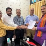 आयुष्मान योजना के संचालन एवं नर्सिंग होम एक्ट में युक्तिसंगत बदलाव हेतु आई एम ए छत्तीसगढ़ का  उच्चस्तरीय प्रतिनिधि मंडल स्वास्थमंत्री श्याम बिहारी जायसवाल से मुलाक़ात किया