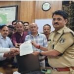 पत्रकार को न्यायधानी के थानेदार ने धमकी देते हुए कहा कि दुबारा कभी थाने में आए तो गोली मर दूंगा ! ज्ञापन सौंपा