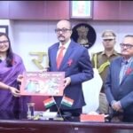 *राज्यपाल श्री डेका को जूनियर रेडकॉस जम्बूरी का एलबम भेंट किया* *सिकल सेल एनिमिया और ब्रेस्ट कैंसर के लिए जन जागरूकता अभियान चलाएं – राज्यपाल*
