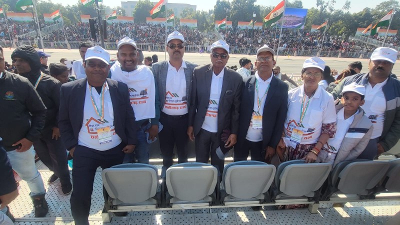 पीएम के आमंत्रण पर पीएम सूर्यघर मुफ्त बिजली योजना के हितग्राहियों ने देखी गणतंत्र दिवस परेड // # प्रतिनिधि मंडल को उत्प्रेरक बनने की बधाई – भीमसिंह #