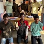 रेसुब पोस्ट दुर्ग ने यात्री मोबाइल की चोरी में संलिप्त 03 आरोपियों को पकड़कर जीआरपी को सुपुर्द  किया