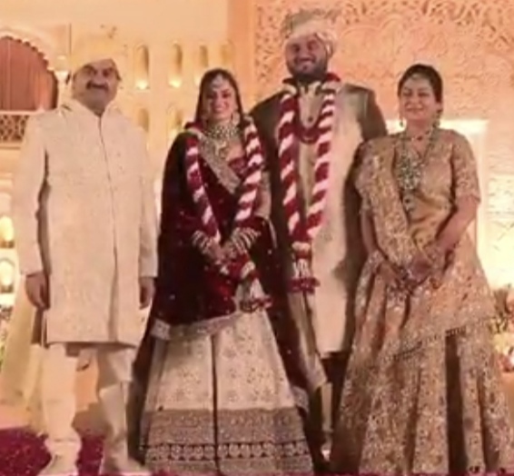 बेटे की शादी के उपलक्ष्य में गौतम अदाणी ने  समाज सेवा के लिए 10,000 करोड़ रुपये किए दान