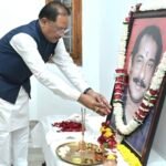 *मुख्यमंत्री श्री विष्णु देव साय ने कुनकुरी में स्व. कुमार दिलीप सिंह जूदेव की प्रतिमा पर माल्यार्पण कर किया नमन*