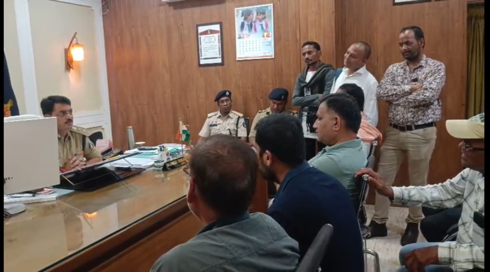 सिविल लाईन थाना मे सौरभ द्वारा पत्रकार सदाब व जफर के विरुद्ध कराई गई झूठी एफआईआर से बिफरे पत्रकार