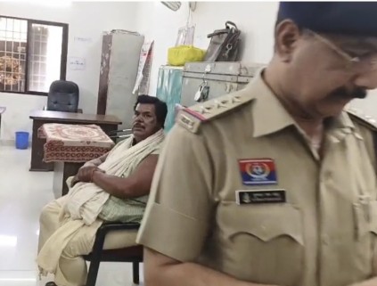 बिलासपुर के बदनाम राजनैतिज्ञ अरुण तिवारी आपरेशन सिंदूर के बहाने पीएम के खिलाफ अशोभनीय टिप्पणी पर सिविल लाइन पुलिस ने किया गिरफ्तार