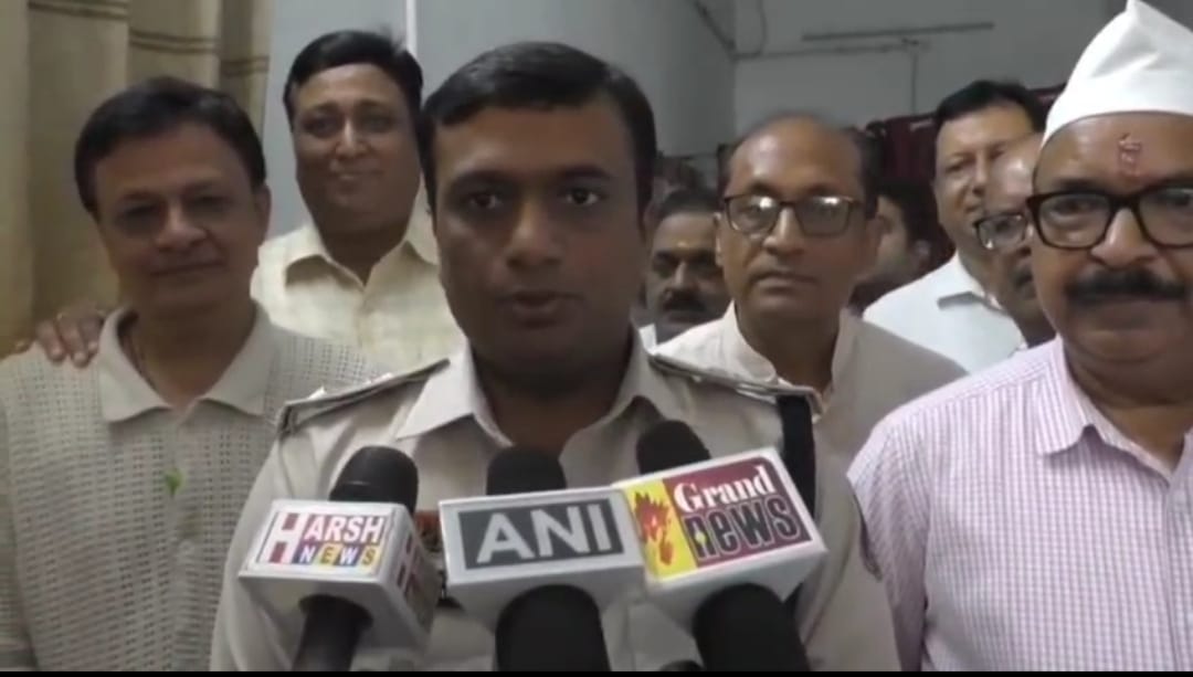 सुरक्षा के साथ सम्मान की रायगढ़ पुलिस की अभिनव पहल शहर में जुलाई माह भर चलेगा सीसीटीवी जागरूकता अभियान अगस्त में रायगढ़ पुलिस करेगी सम्मान
