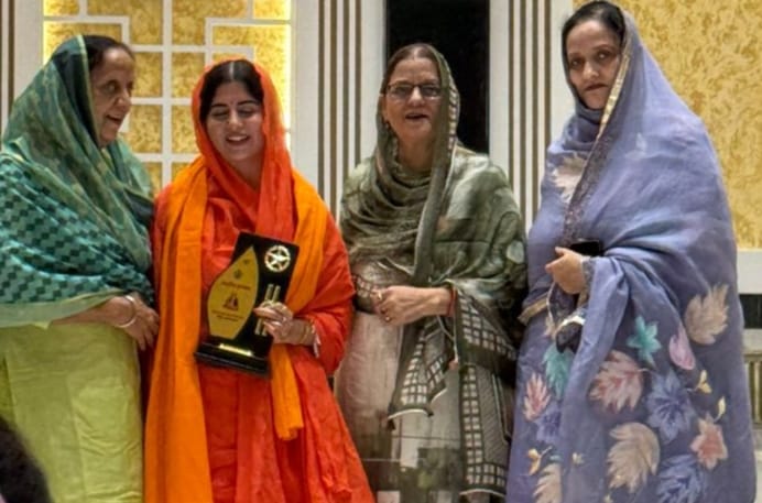 अंतरराष्ट्रीय शब्द कीर्तन स्पर्धा में बिलासपुर की बेटी ने बढ़ाया शहर मान..