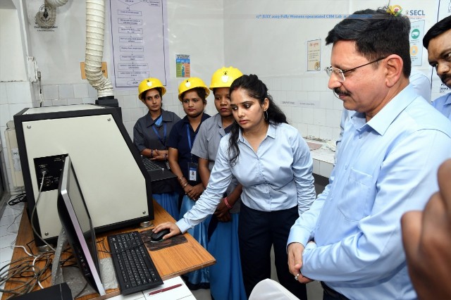 एसईसीएल सीईडबल्यूएस, गेवरा की “सीबीएम लैब” अब महिलाओं के हाथों में – तकनीकी दक्षता और महिला सशक्तिकरण की दिशा में एक ऐतिहासिक पहल