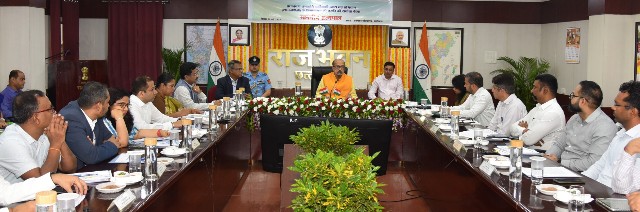 केवल फील्ड रिर्पोर्ट पर निर्भर न रहें, निचले स्तर पर जाकर योजनाओें का क्रियान्वयन देखें-श्री डेका*  *प्रधानमंत्री जनमन आदिवासी न्याय महाअभियान के क्रियान्वयन की समीक्षा की राज्यपाल ने*