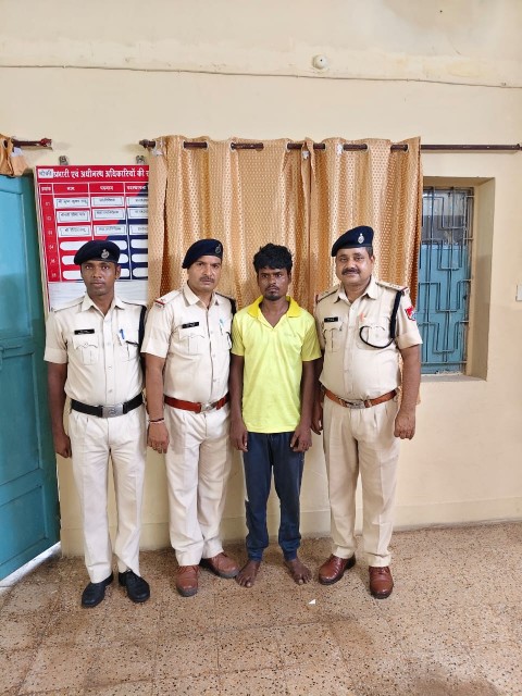 आरपीएफ भिलाई  की विशेष टीम ने एक साल से फरार चल रहे आरोपी को किया गिरफ्तार