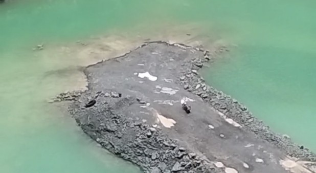 अकलतरा लटिया रोड में संचालित क्रशर खदान में युवक का शव मिला हत्त्या या दुर्घटना? मृतक युवक निकला करुमहू सोसायटी प्रबंधक का पुत्र