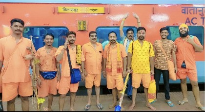 सिंधु कांवरिया संघ हरिकिशन गंगवानी के नेतृत्व में बाबा बैजनाथ धाम 30 वर्षों से सुल्तानगंज से पवित्र गंगाजल लेकर  कावड़ यात्रा कर रहे हैं