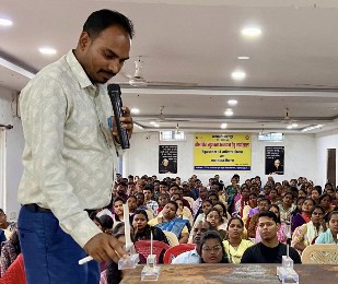 यशस्वी जशपुर कार्यक्रम के अंतर्गत प्रयोगशाला सहायकों का उन्मुखीकरण सम्पन्न — विज्ञान के महत्वपूर्ण प्रयोगों का हुआ प्रदर्शन