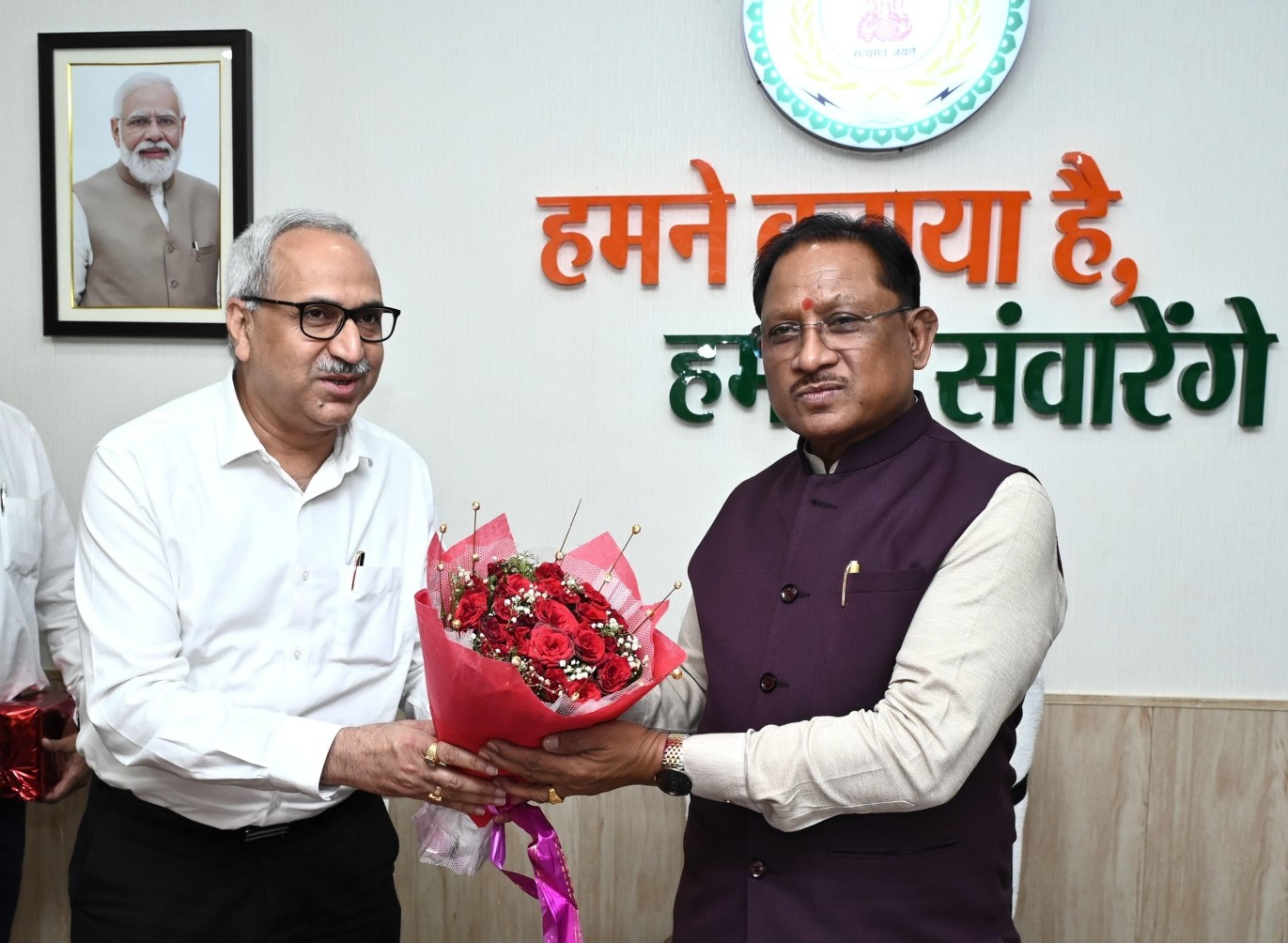 मुख्यमंत्री श्री विष्णु देव साय से भिलाई स्टील प्लांट के नवनियुक्त निदेशक श्री चित्त रंजन महापात्र ने की सौजन्य मुलाकात*