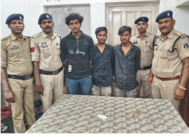 सीपत–बलौदा मार्ग में लूट पाट वाहनों को नुकसान करने वाले आरोपीयों को सीपत पुलिस ने किया गिरफ्तार