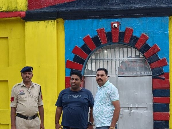 रायगढ़ पुलिस की विशेष टीम ने दिल्ली में फरार वारंटी लक्ष्मेश्वर ठाकुर को किया गिरफ्तार*