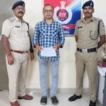 अपराध गुप्तचर शाखा नागपुर ने रेल्वे के अवैध टिकट बनाते एक युवक को किया गिरफ्तार
