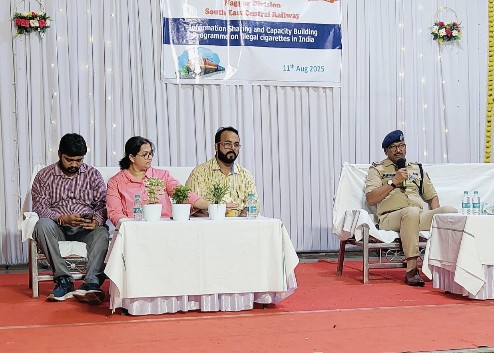 रेसुब नागपुर के अधिकारी बल सदस्यो को तम्बाकु उत्पादक और सिगरेट की अवैध तस्करी, उसके उपयोग से होने वाले नुकसान पर एसबीआई ने कार्यशाला आयोजित की