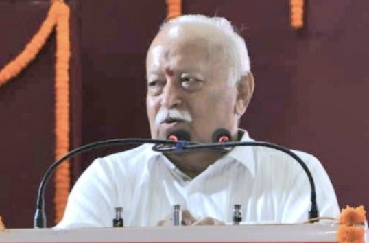 शिवाजी महाराज जैसा पराक्रम सब चाहते हैँ लेकिन उसे अर्जित करना कठिन है. आर एस एस प्रमुख डा मोहन भागवत , देश सर्वोपरि, हम सभी केवल जनसेवक, काशीनाथ गोरे की स्मृति में स्मारिका का विमोचन