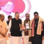 छत्तीसगढ़ के वरिष्ठ पत्रकार अनिल रतेरिया अग्र विभूति पुरस्कार से डा रमन सिंह के हाथों सम्मानित पत्रकारिता के क्षेत्र में 4 दशक से अहम योगदान देने व सर्वश्रेष्ठ निर्भीक पत्रकारिता के लिए किए गए सम्मानित