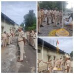 रायगढ़ आरपीएफ, जीआरपी थानों में आन बान और शान से फहराया तिरंगा प्लेटफार्म में किया फ्लैग मार्च