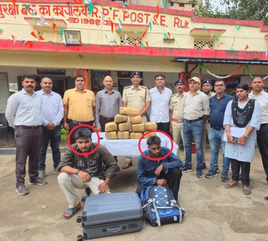 गांजा तस्करों से रेसुब एवं आबकारी की टीम ने रेल्वे स्टेशन से सात लाख रु. का गांजा जप्त  कर्मपाल सिंह गुर्जर एवं टीम को मिली शानदार कामयाबी
