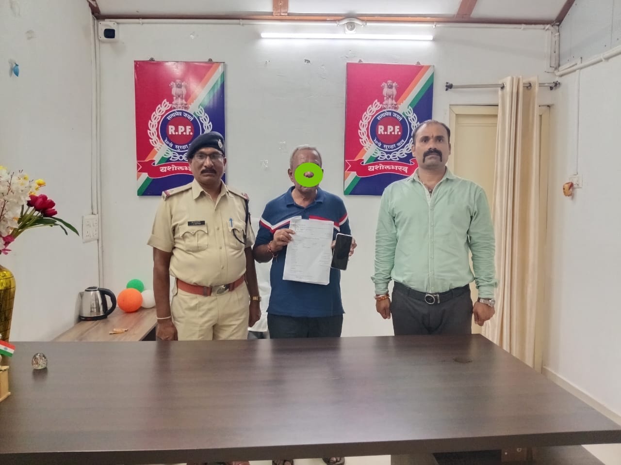आपरेशन उपलब्ध के तहत रेसुब पोस्ट भंडारा रोड के व्दारा अवैध टिकट बनाते तुमसर के एक युवक को किया गिरफ्तार