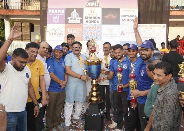 आईपीएल क्रिकेट मैच में पर्पल वैली ब्लास्टर तो बॉक्स क्रिकेट में अंकुर बसंल टीम ने किया कमाल