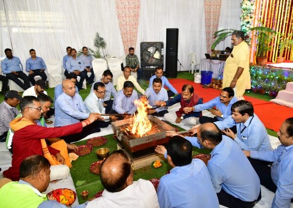 जेपीएल तमनार में भगवान देव शिल्पी की स्थापना, सुख समृद्धि की गई कामना