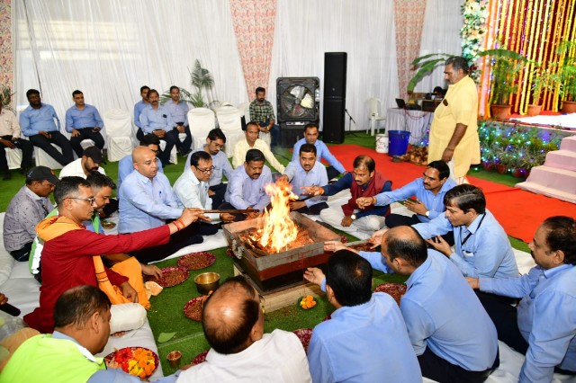 जेपीएल तमनार में भगवान देव शिल्पी की स्थापना, सुख समृद्धि की गई कामना