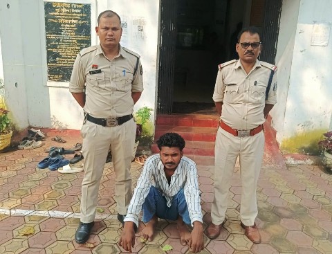 ढिमरापुर में नशीली इंजेक्शन बेचने वाला युवक गिरफ्तार, 23 नग नशीली इंजेक्शन और बिक्री रकम जप्त*