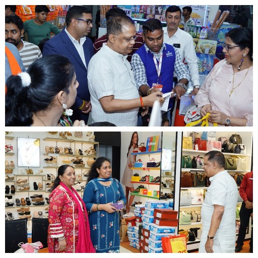 पूर्व मंत्री एवं विधायक अमर अग्रवाल ने आज श्रीकांत वर्मा , मैग्नेटो मॉल के समीप पदयात्रा कर जीएसटी बचत उत्सव के लाभों की जानकारी आमजन और व्यापारियों को दी