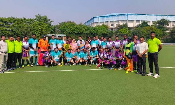 अंतरक्षेत्रीय विद्युत हॉकी प्रतियोगिता का शानदार आगाज  पहले दिन हुए रोमांचक मुकाबले में मड़वा टीम ने बिलासपुर क्षेत्र की टीम को 1-0 से हराकर विजयी रही