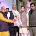 गांव के सामानों का उपयोग करके हम सब मिलकर अपने गांव के साथ देश को भी शक्तिशाली बनाएंगे-ब्रजमोहन अग्रवाल* लोकल कारीगरों को जो मंच प्रदान करता है जिससे वे सीधे अपनी वस्तुओं को ग्राहकों को उपलब्ध करा पाते है -केदार कश्यप*
