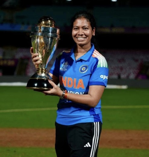 भारतीय महिला क्रिकेट टीम के विश्व विजेता बनने की ऐतिहासिक उपलब्धि में कवर्धा जिले की बेटी आकांक्षा सत्यवंशी टीम का हिस्सा रही